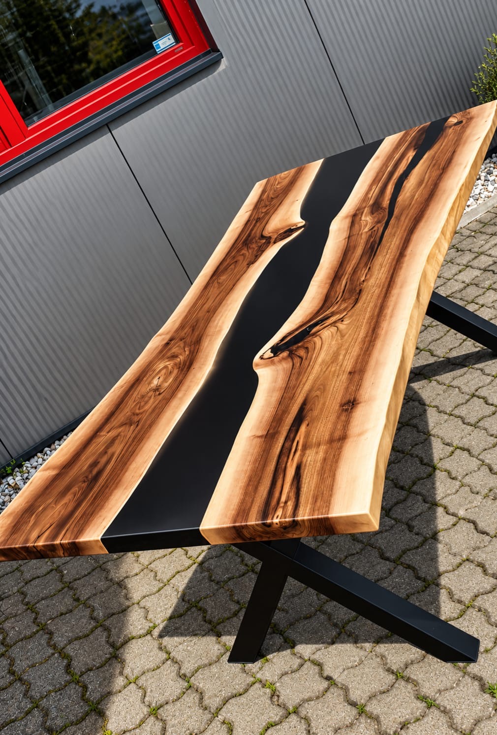 Black River Nussbaum Tisch